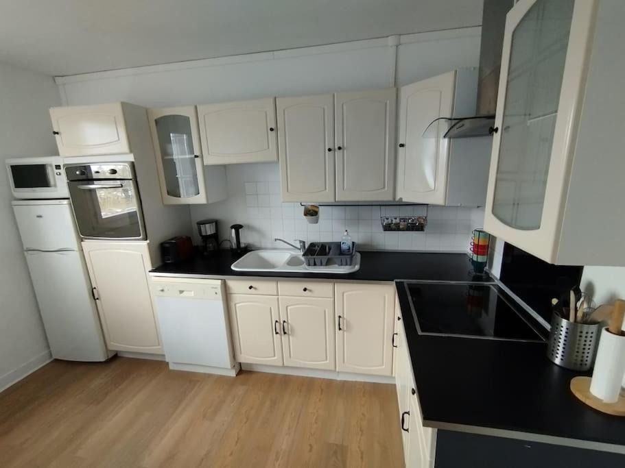 Appartement Courbaril A Nantes Bagian luar foto