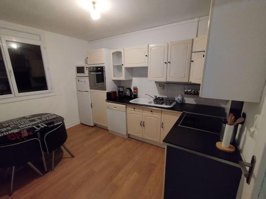 Appartement Courbaril A Nantes Bagian luar foto